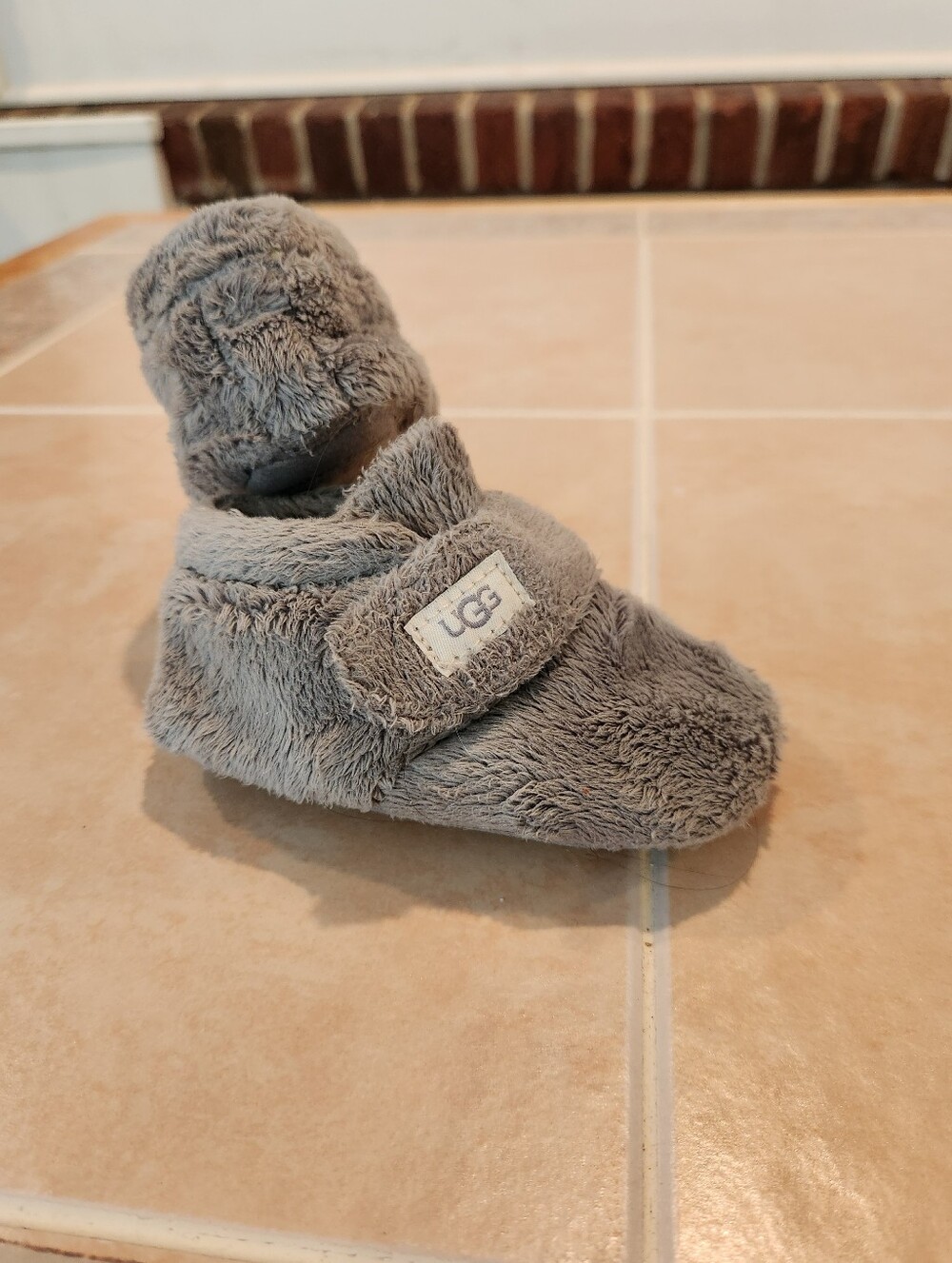Toddler 4/5 Gray Ugg Booties